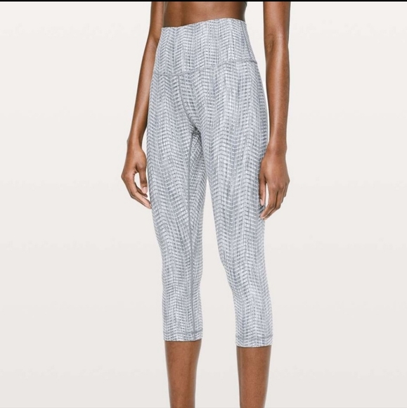 lululemon athletica Pants - Lululemon Wunder Under High Rise Leggings